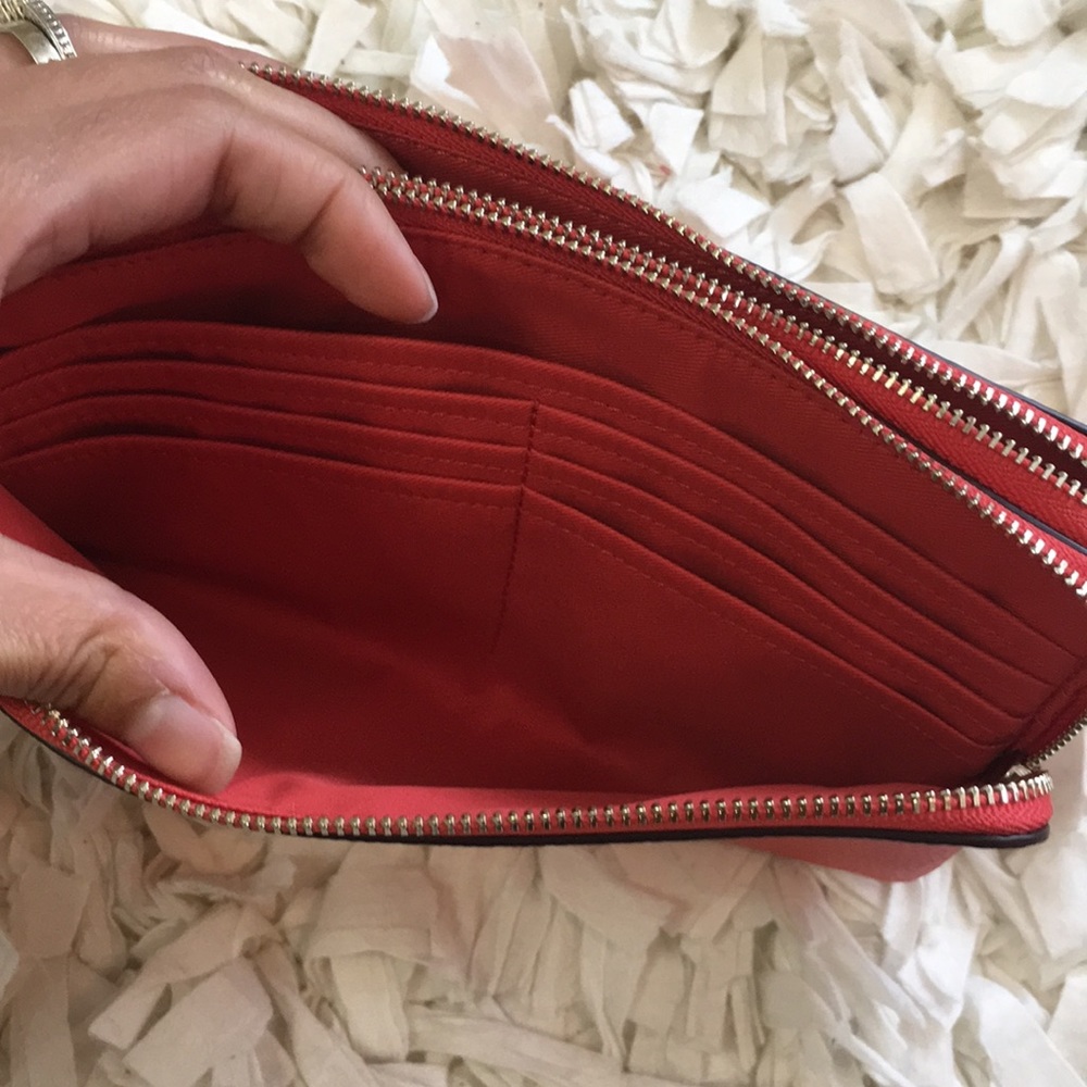 Coach wristlet double zipper - Picture 3 of 8